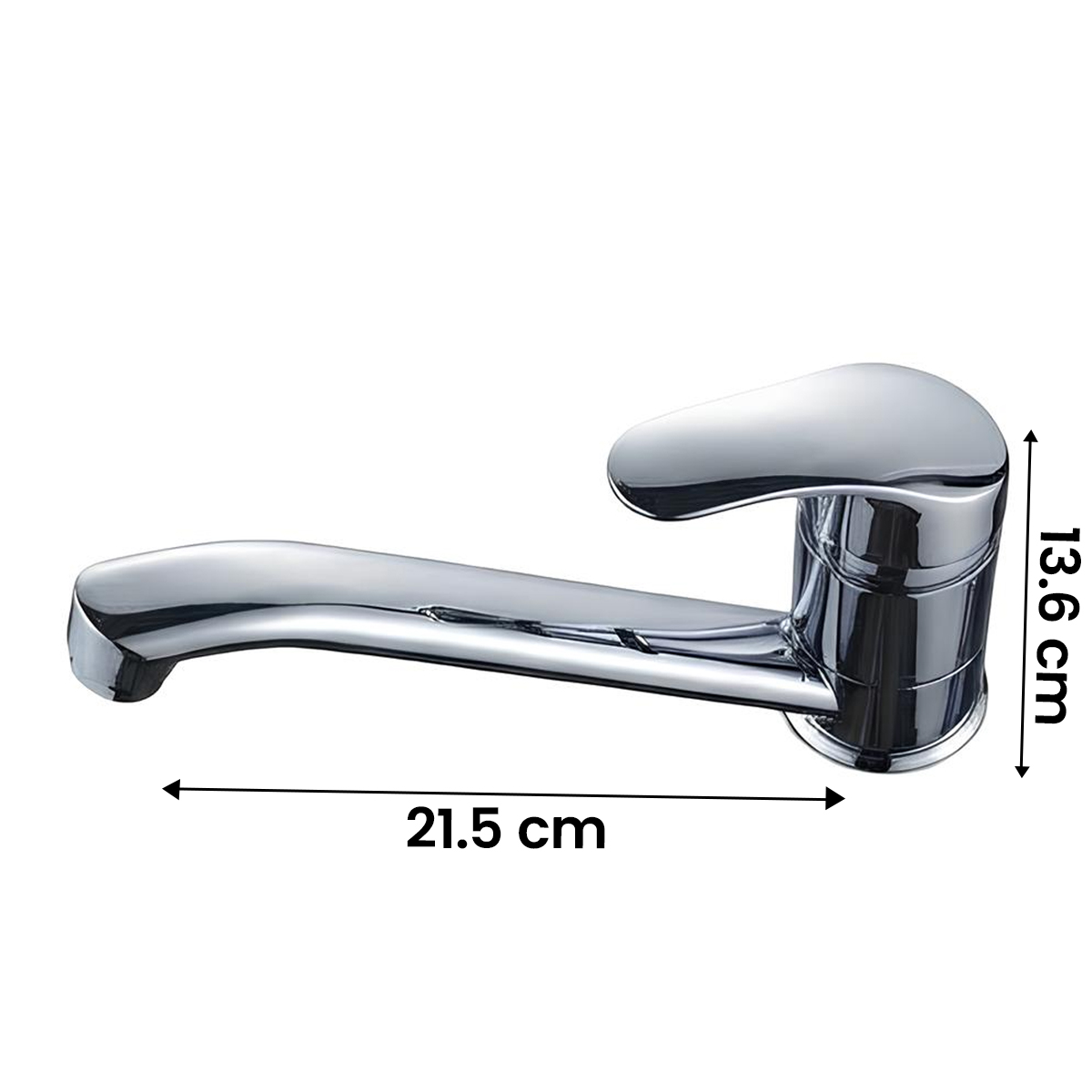 Ein glänzender Chromwasserhahn mit Maßen von 21,5 cm Länge und 13,6 cm Höhe.