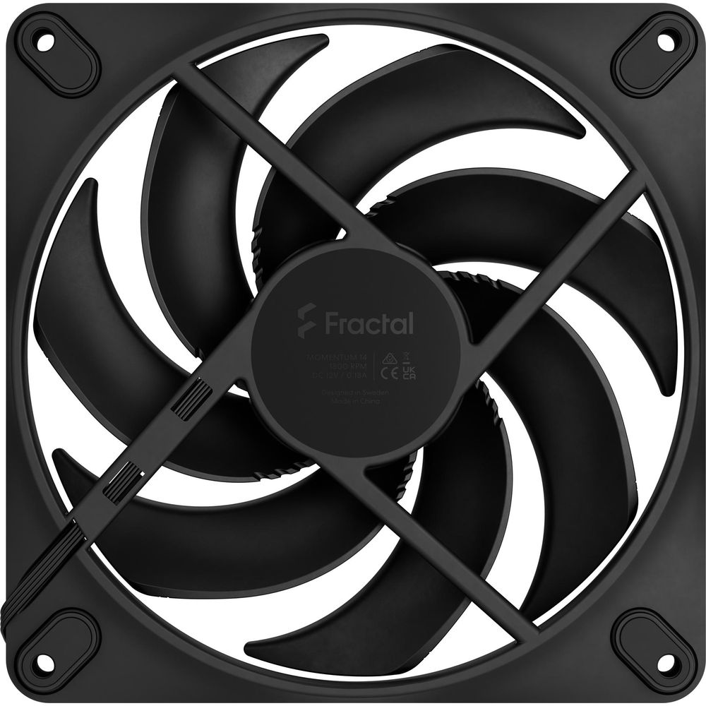 Schwarzer Computerlüfter mit Fractal-Logo und geschwungenen Rotorblättern.