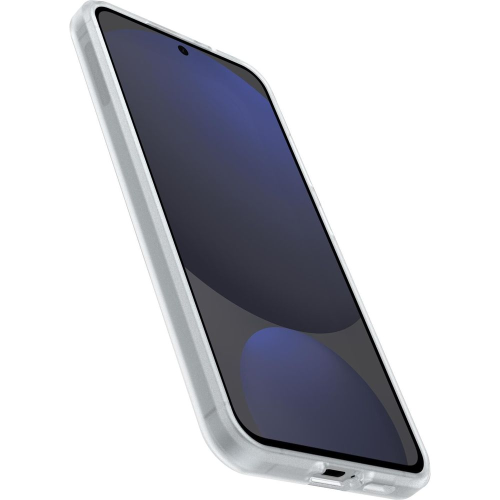 Uno smartphone argentato con schermo scuro, visto da un'angolazione.