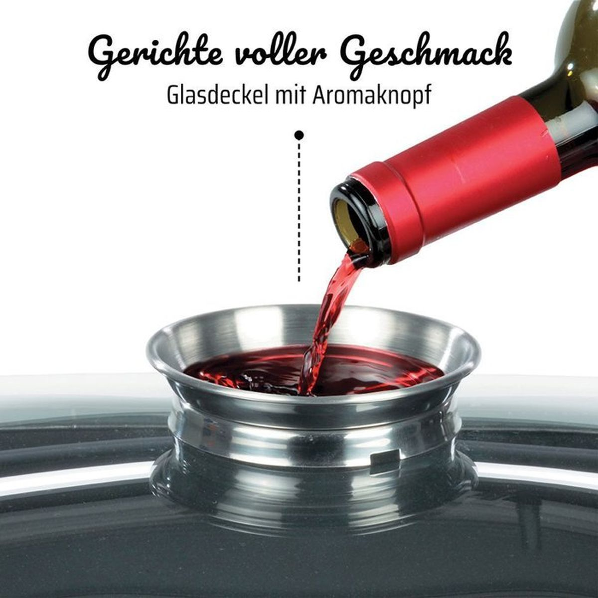 Ein roter Wein fließt aus einer Flasche in einen Metallring auf einem Glasdeckel.