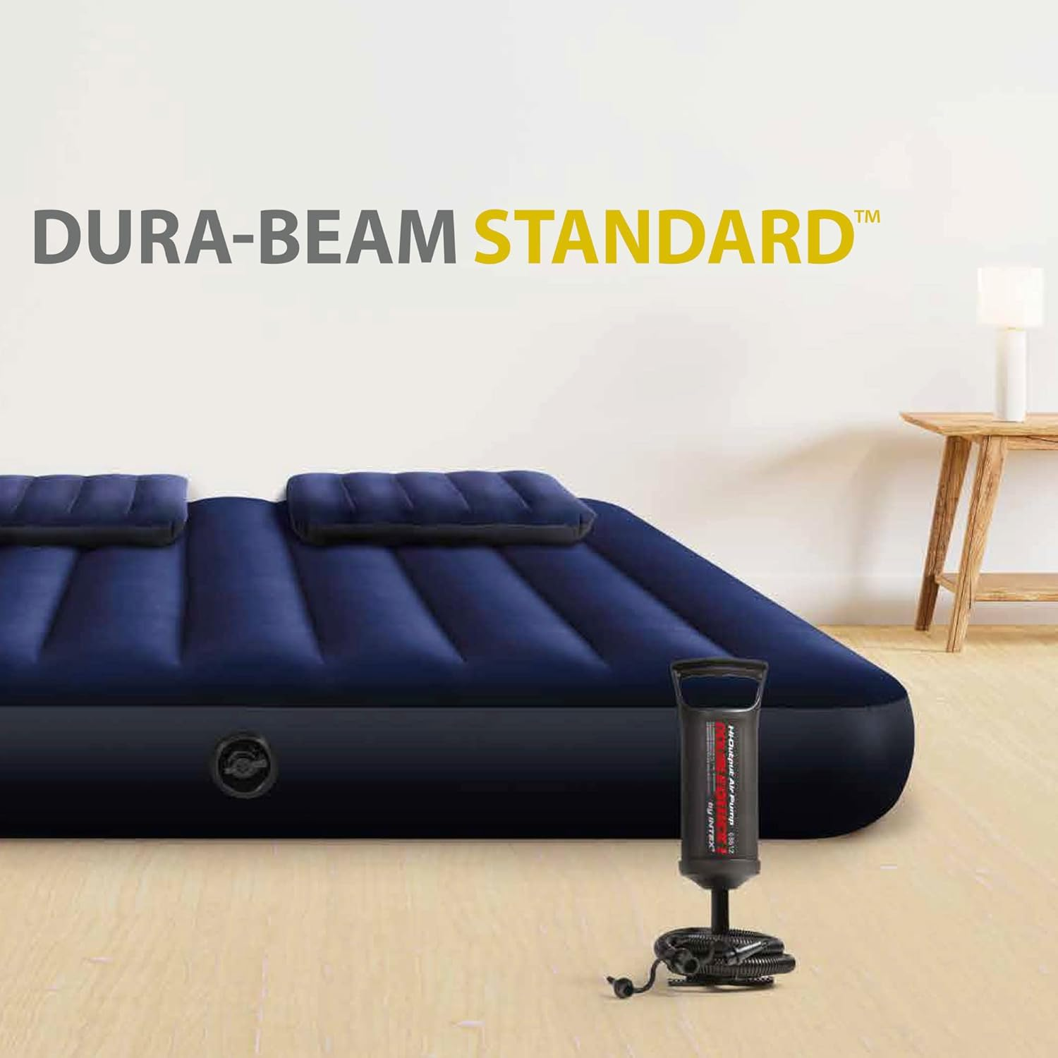 Aufblasbare Matratze mit Pumpe. DURA-BEAM STANDARD Schriftzug.