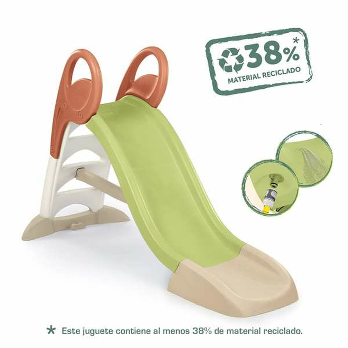 Uno scivolo verde con maniglie marroni e telaio bianco. 38% riciclato.