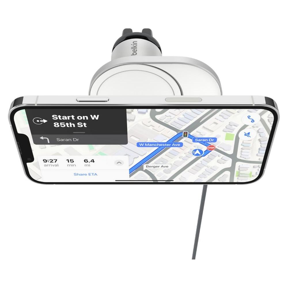 iPhone mit Navigations-App zeigt Route auf einer Karte mit Straßennamen.