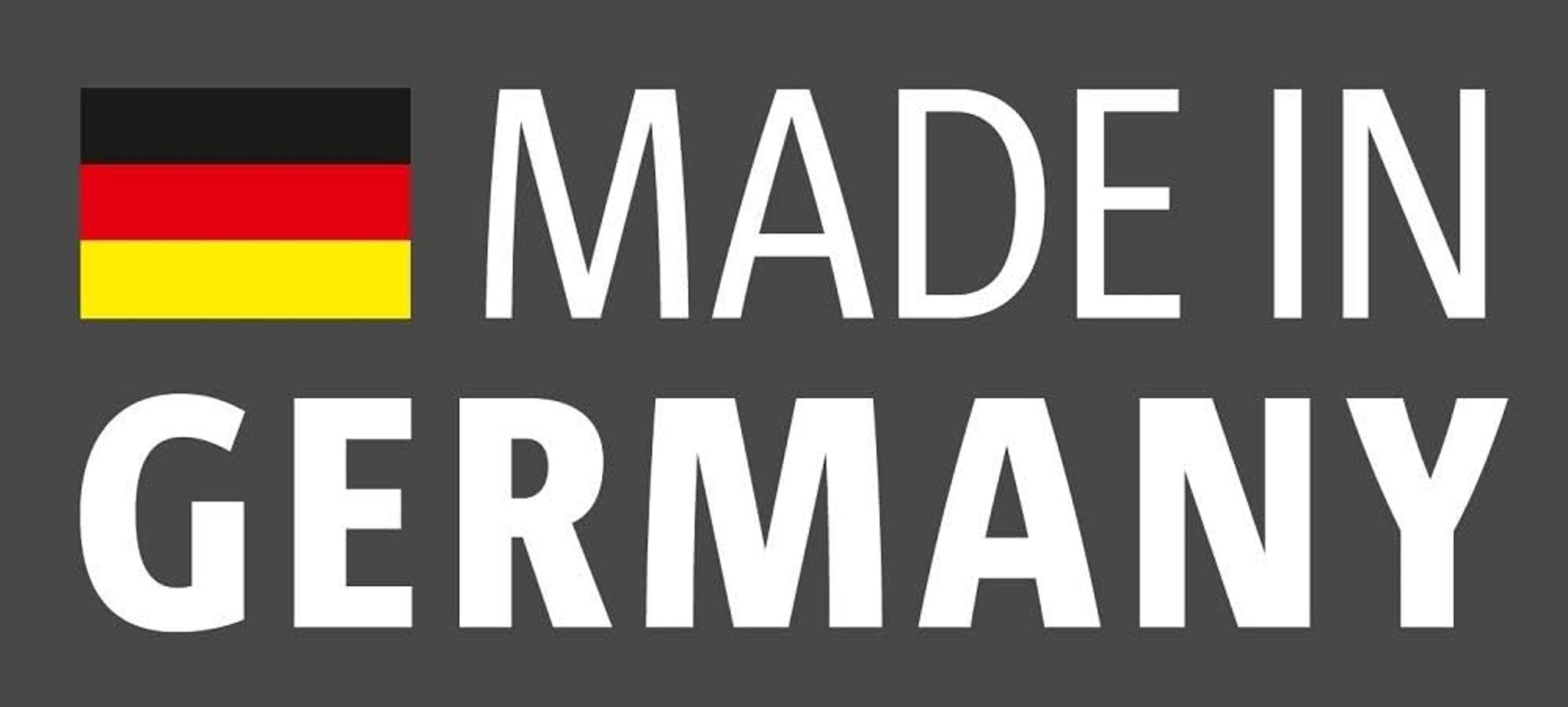 Made in Germany: Deutsche Flagge und weiße Schrift auf grauem Grund.