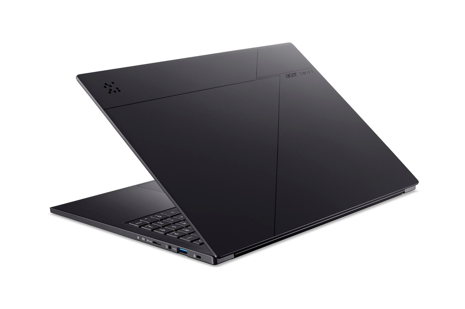 Ein geschlossener, schwarzer Acer Swift Laptop mit einem Tastatur- und Anschlussbereich.
