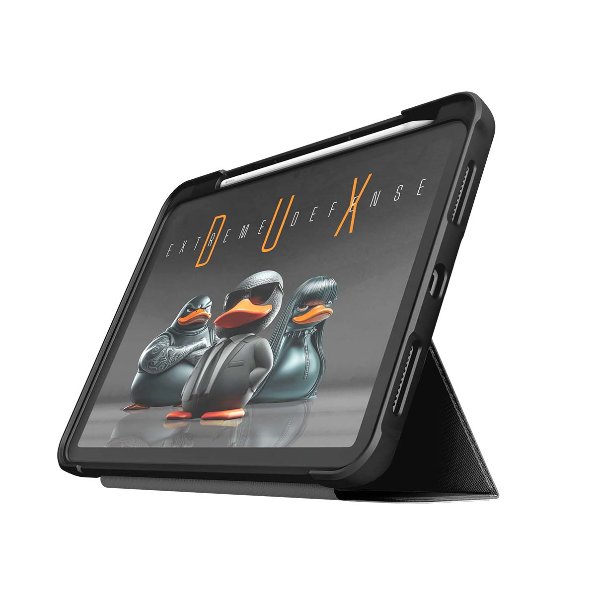 Tre anatre animate in abito e giacca di pelle su schermo di tablet.