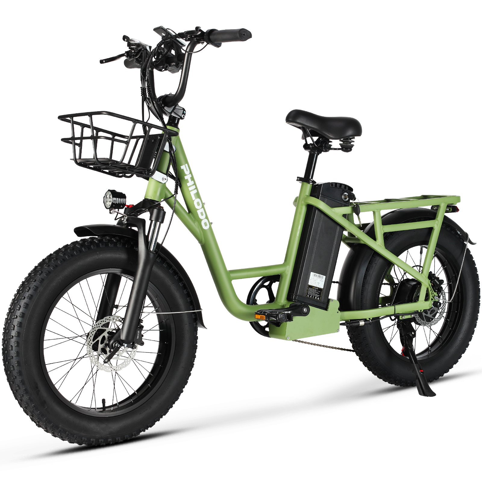 Zielony rower elektryczny fat-bike z koszykiem z przodu, bagażnikiem z tyłu i akumulatorem.
