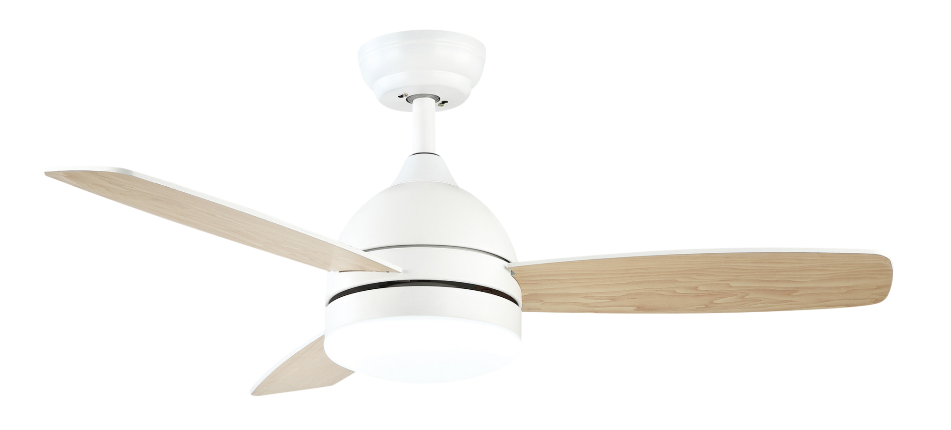 Ventilatore da soffitto bianco con pale in laminato di legno e luce integrata.