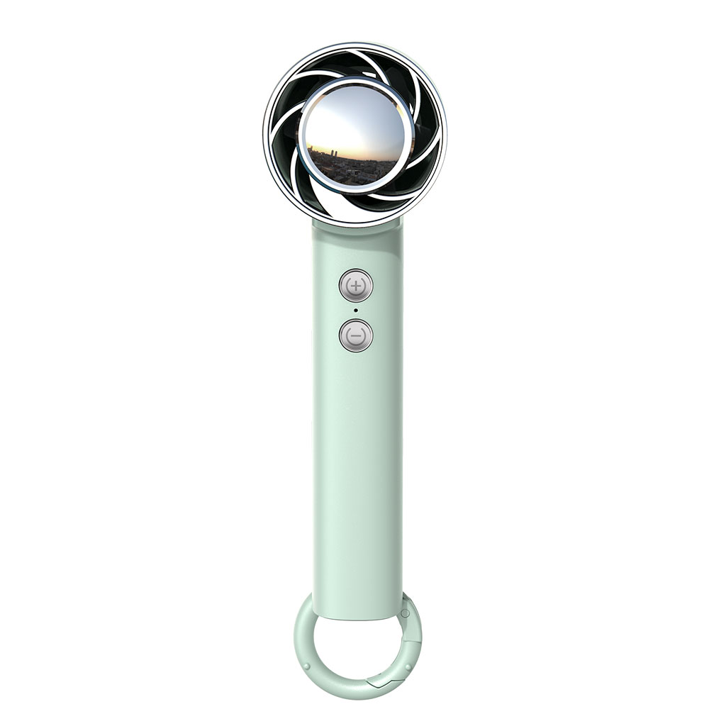 Ein mintgrüner Handventilator mit silbernen Akzenten und einem Sonnenuntergangsbild.