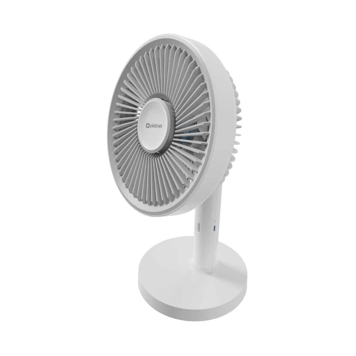 Ein weißer Tischventilator mit einem runden Sockel und einem verstellbaren Kopf.