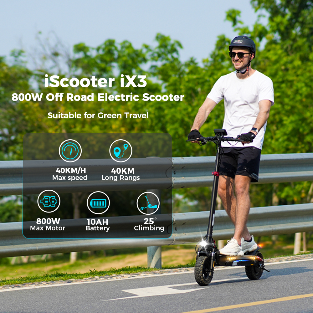 Uomo guida iScooter iX3, 800W, 40 km/h vel. max, 40 km autonomia.