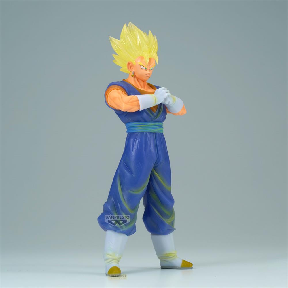 Eine Figur von Vegito mit gelben Haaren, blauer Kleidung und orangefarbenen Armen.