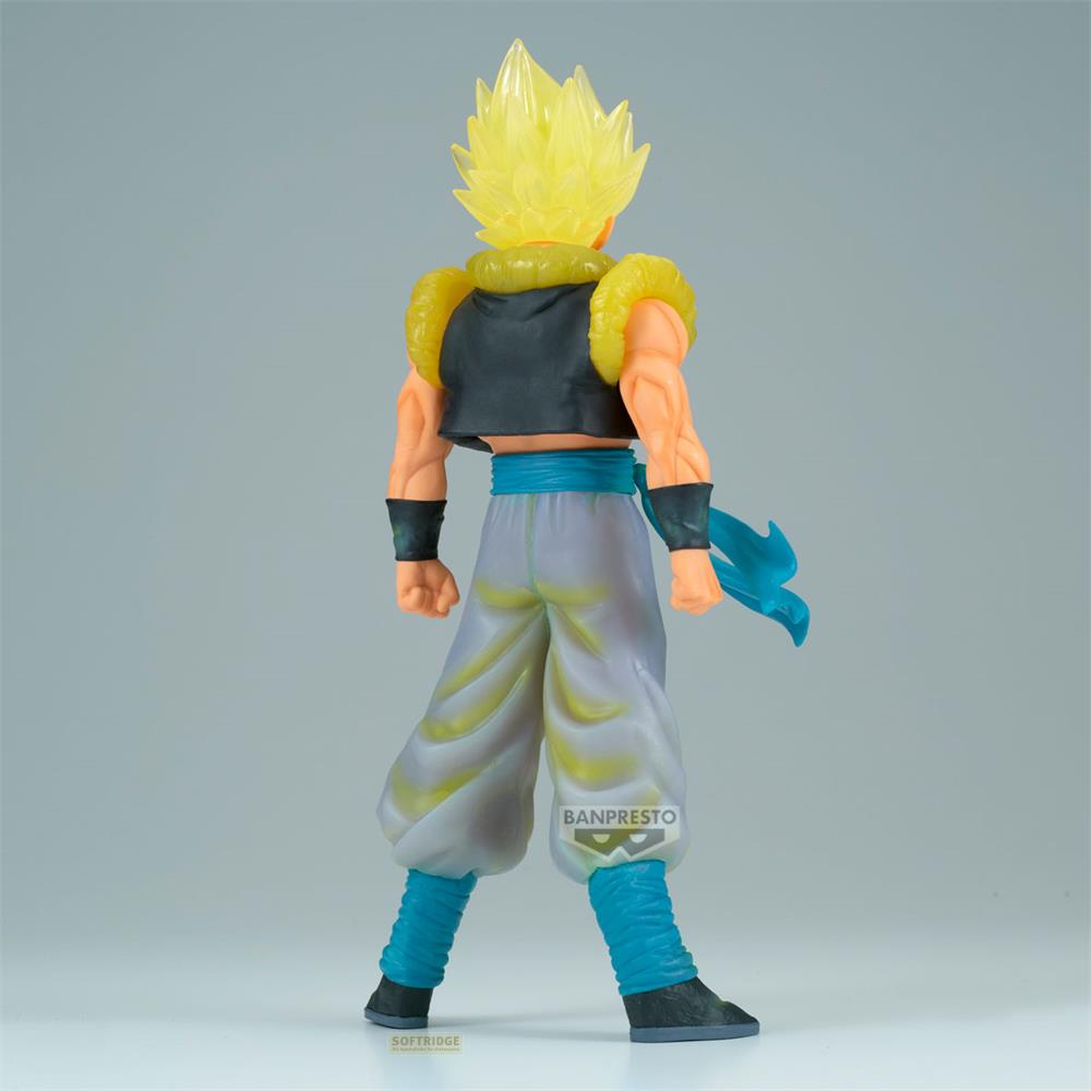 Una figura de Gogeta con pelo amarillo, chaleco negro, pantalones azules y botas azules.