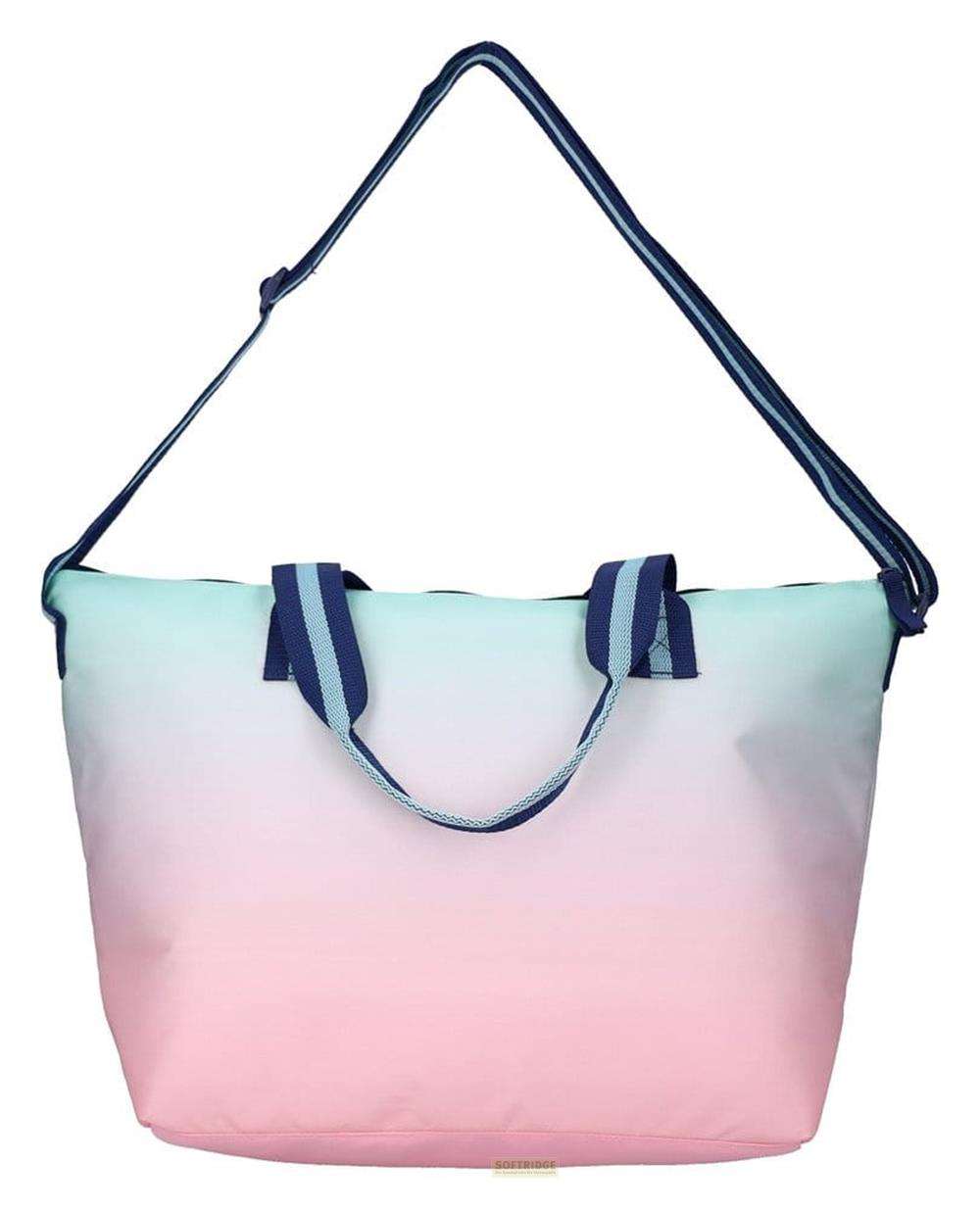 Eine gestreifte Kühltasche mit Farbverlauf von Hellblau zu Rosa und dunkelblauen Trägern.