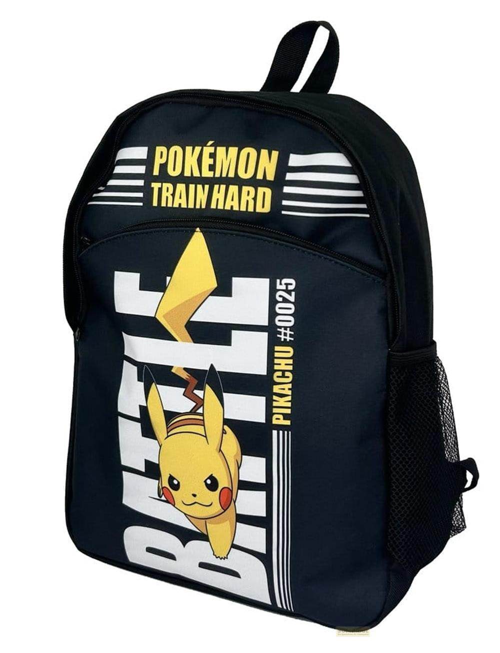 Schwarzer Rucksack mit Pikachu und Pokémon-Aufschrift.