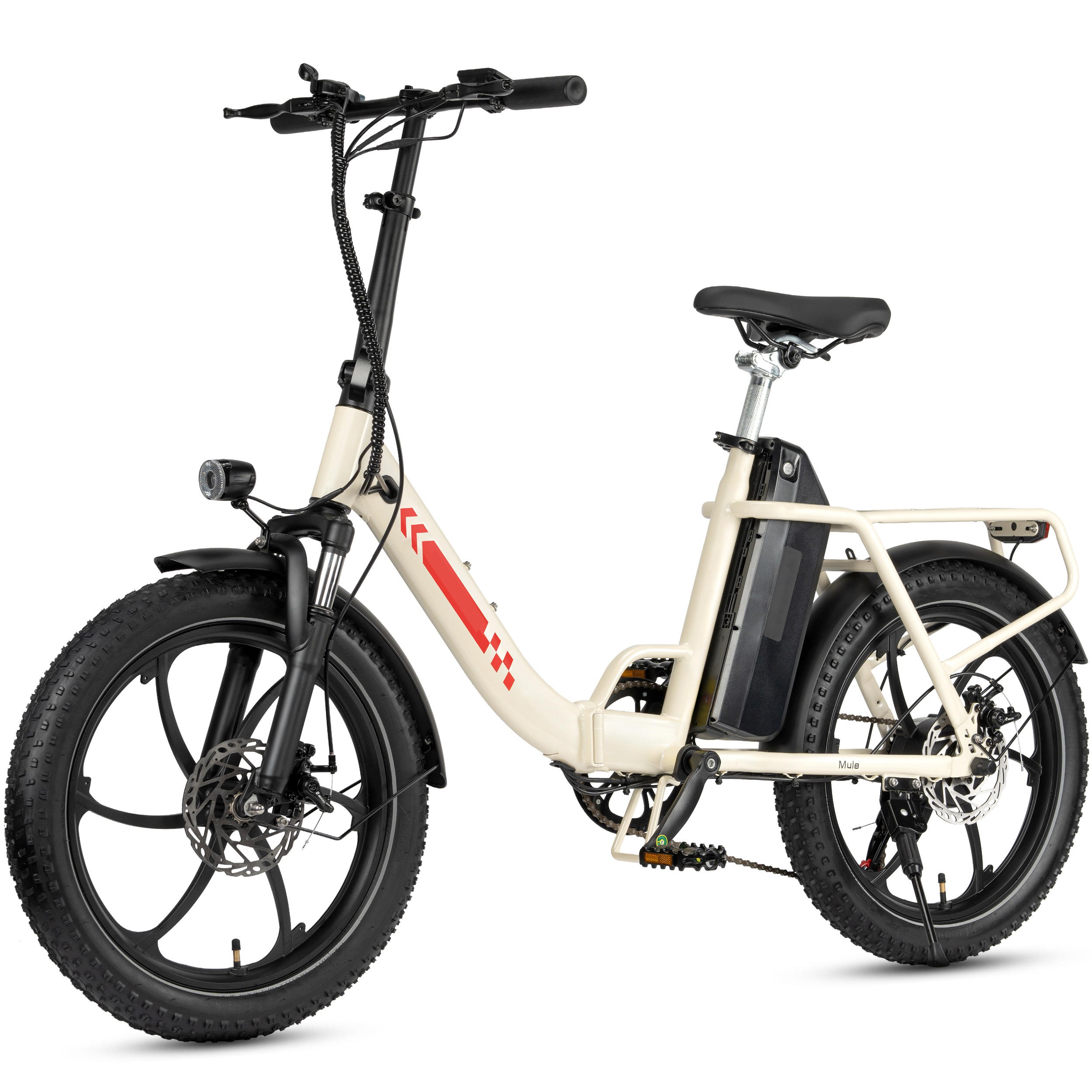 Ein cremefarbenes Elektrofahrrad mit fetten Reifen und schwarzem Gepäckträger.