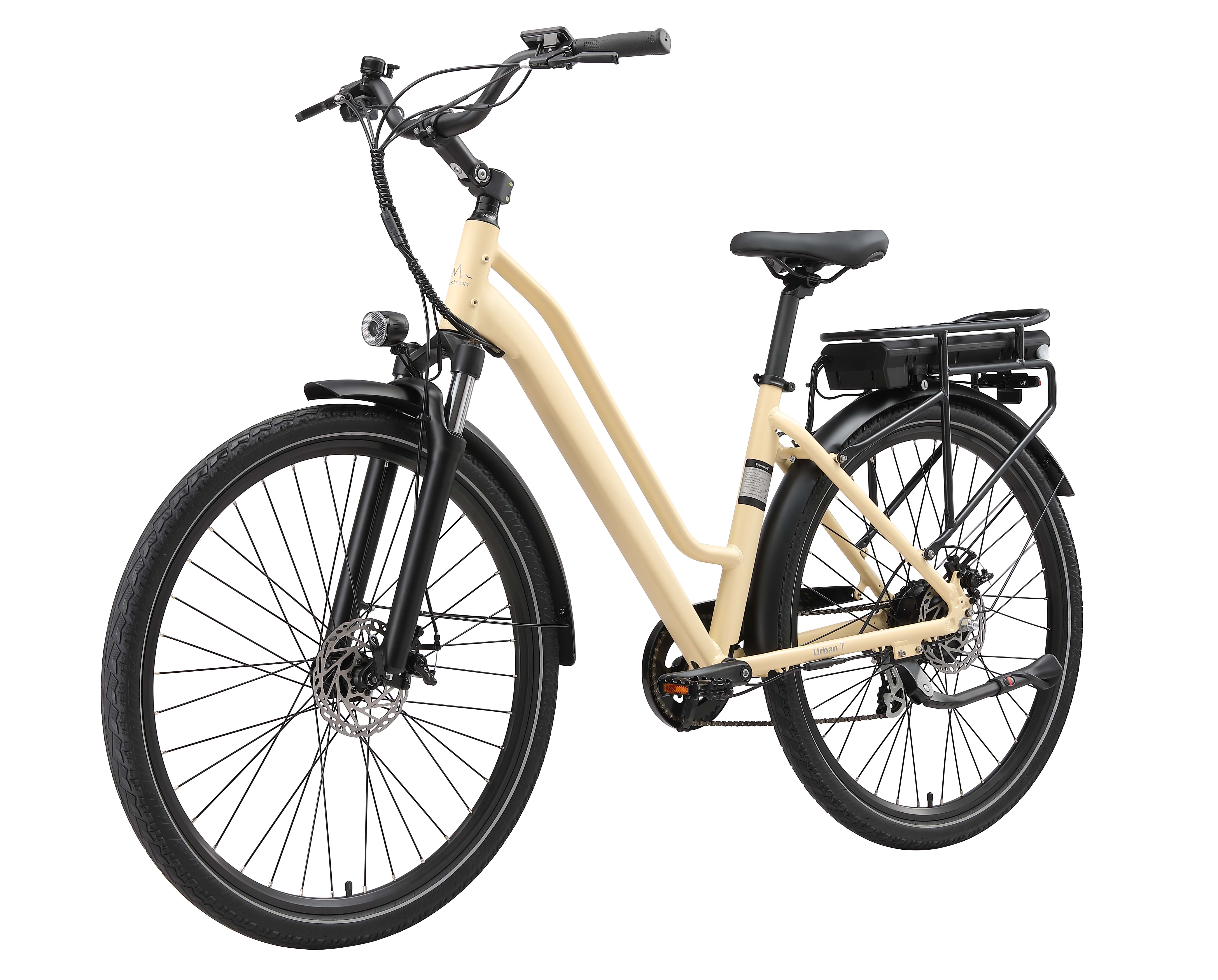 Ein cremefarbenes Elektrofahrrad mit schwarzen Akzenten, weißem Hintergrund.