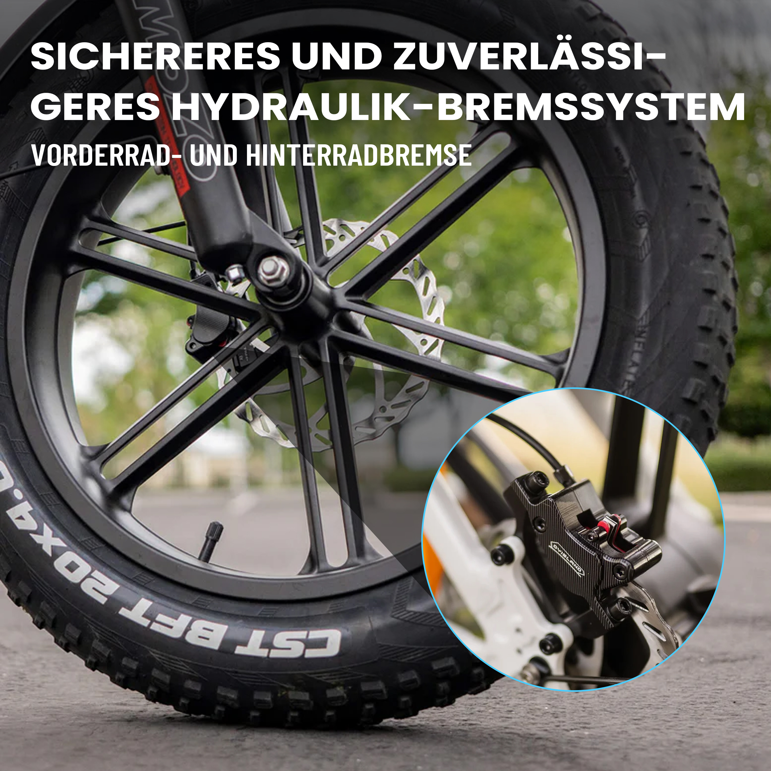 Detailaufnahme eines Fahrradrades mit hydraulischer Bremse. Text auf Deutsch.
