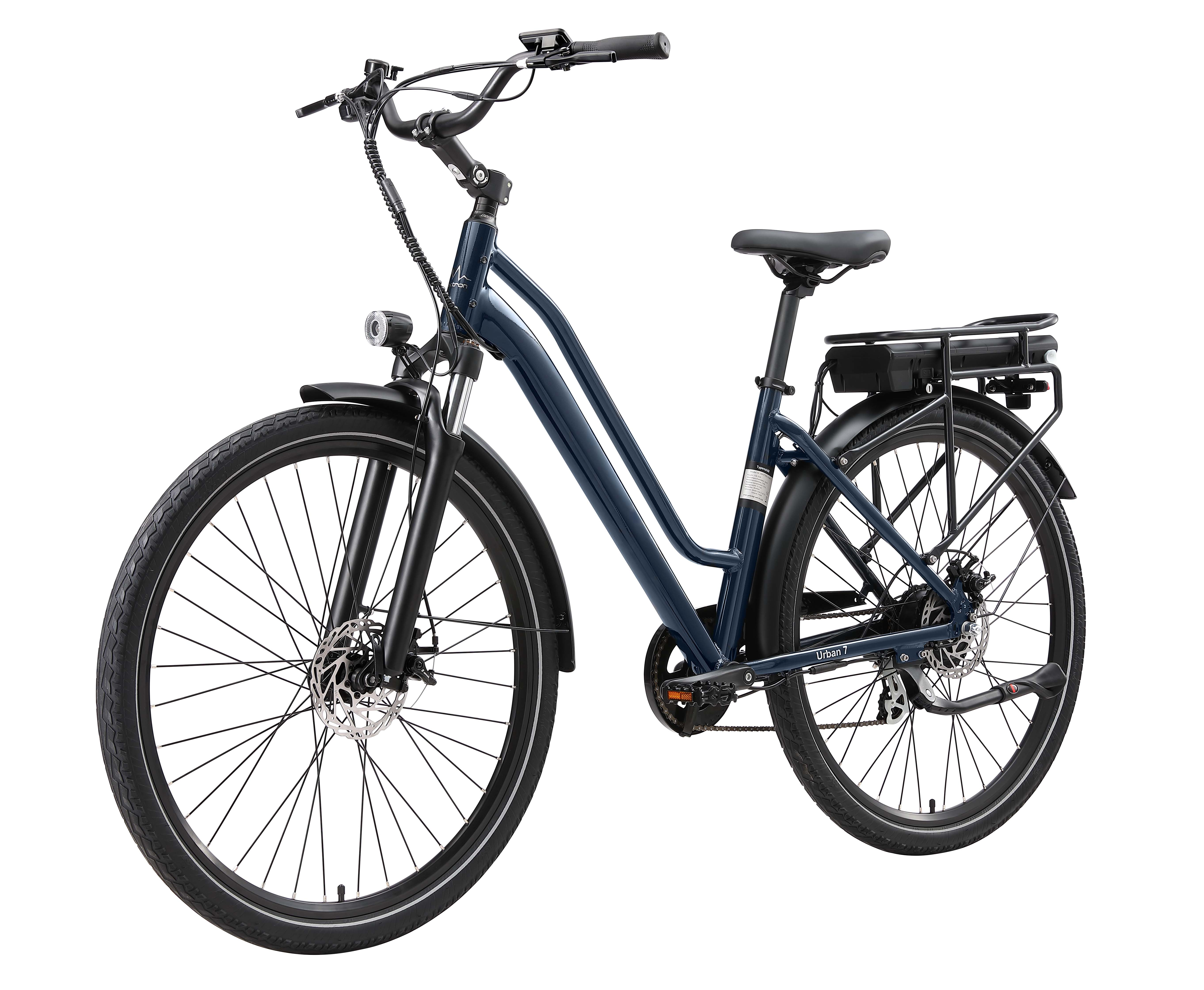 Dunkelblaues E-Bike mit Gepäckträger, Vorderlicht und Scheibenbremsen.