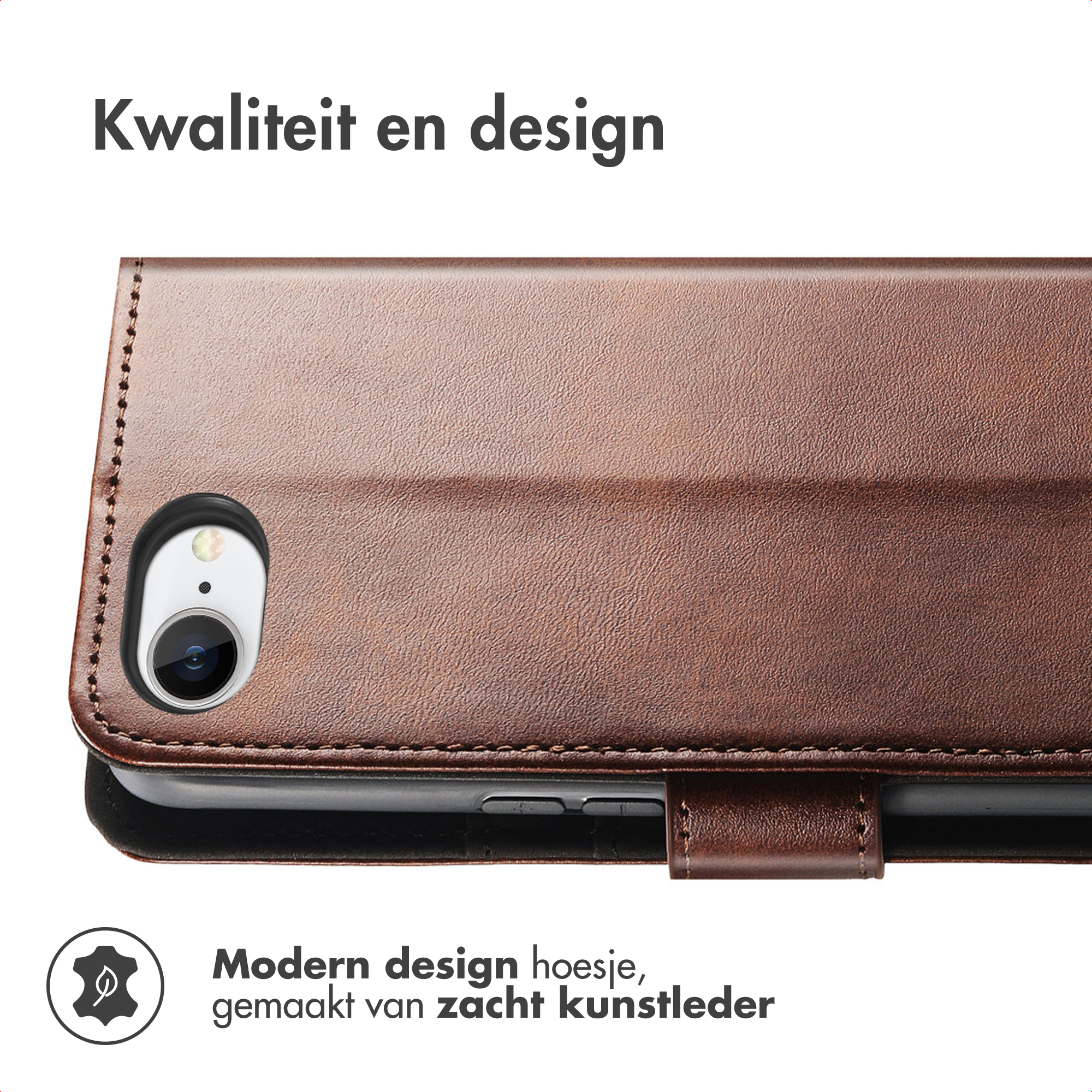Braune Lederhülle mit Kameraaussparung und Nähten.