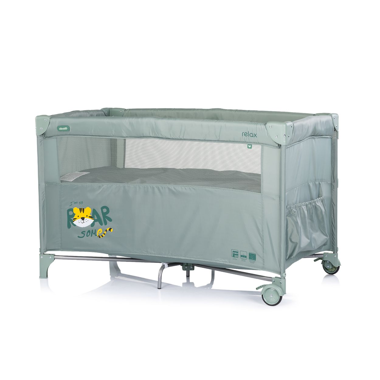 Ein hellgrüner Reisekinderwagen mit Tiger-Aufdruck und Rädern.
