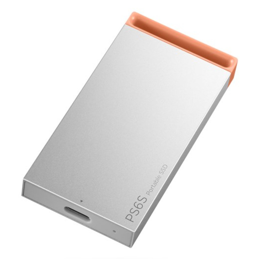Srebrny przenośny dysk SSD z pomarańczową pętlą i portem USB-C.