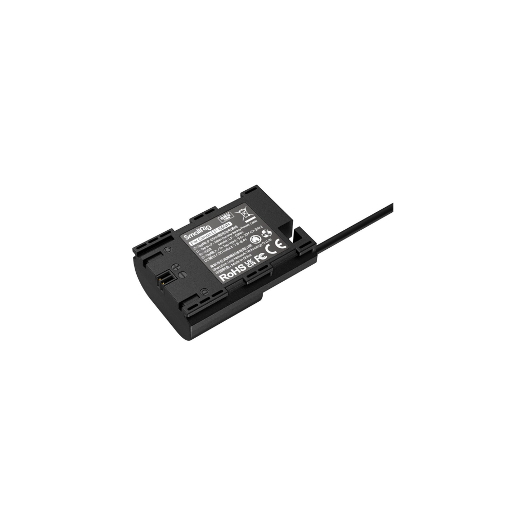 Een zwarte dummy batterij met D-Tap connector en kabel voor Canon camera's.