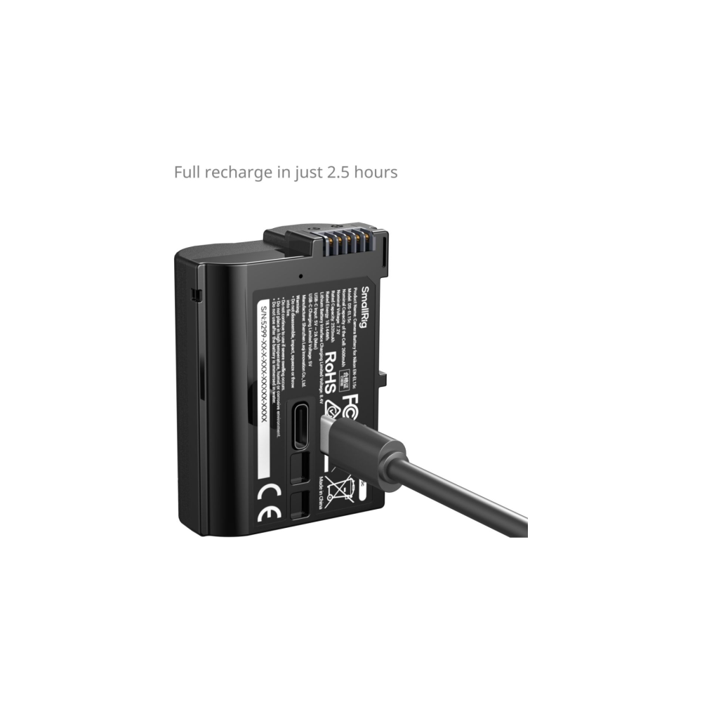 Een zwarte batterij met USB-C-kabel, volledig opgeladen in 2,5 uur.