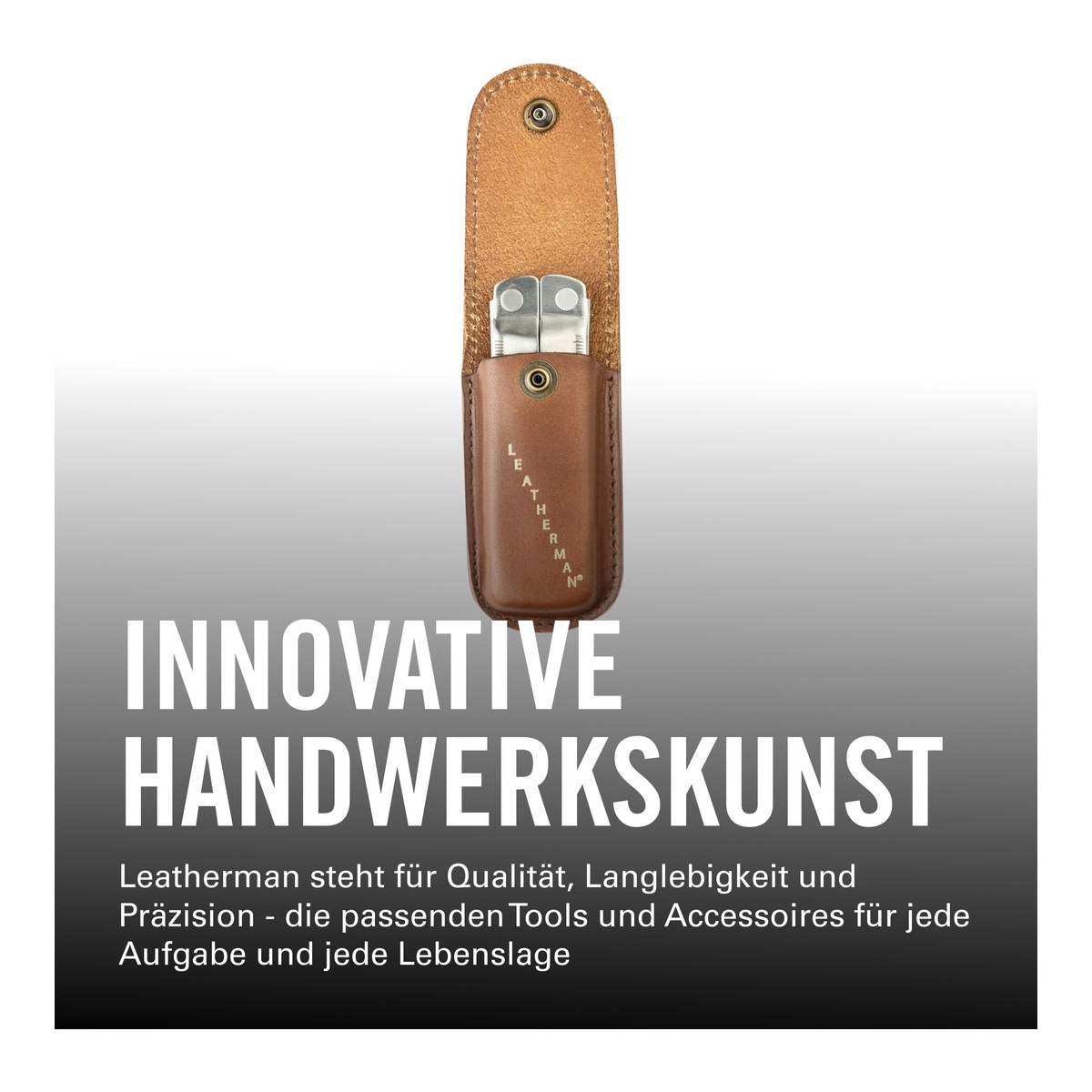 Ein Leatherman Multitool in brauner Ledertasche.