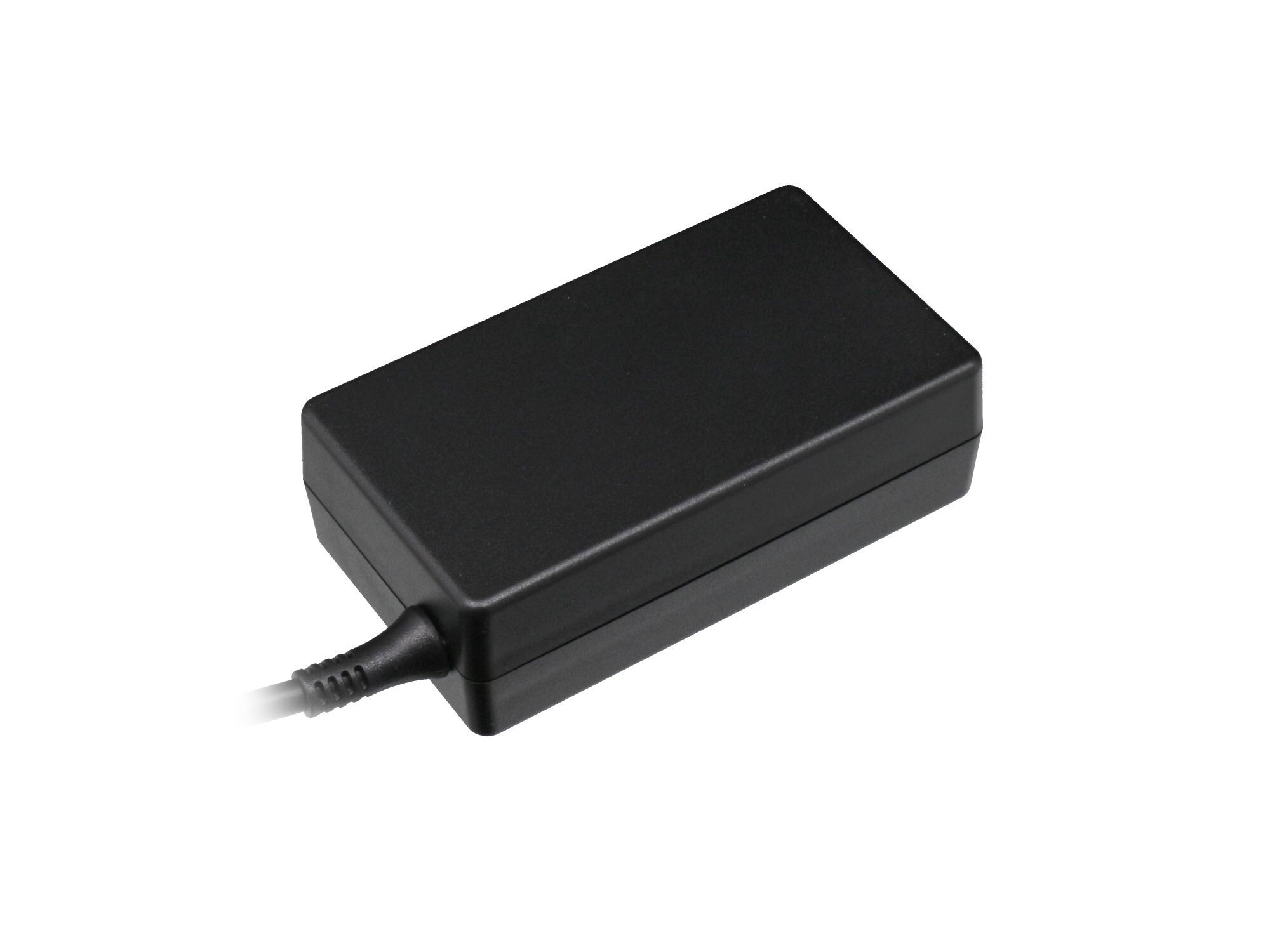 Schwarzes Netzteil mit Kabel auf weißem Hintergrund.