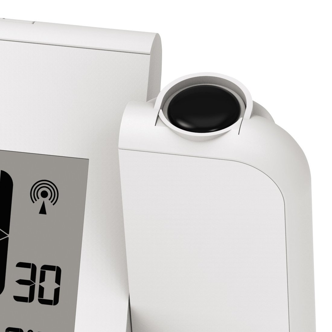 Un dispositivo bianco con un pulsante nero e un display digitale che mostra il numero 30.