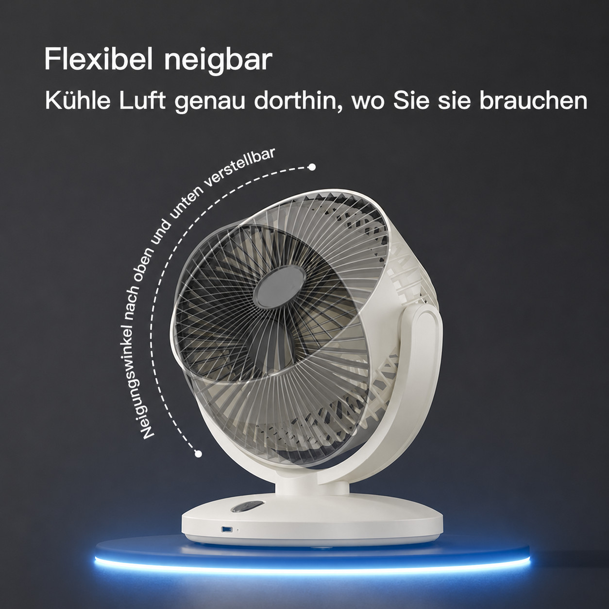 Ein weißer Ventilator auf einem blauen Podest, Neigungswinkel verstellbar.