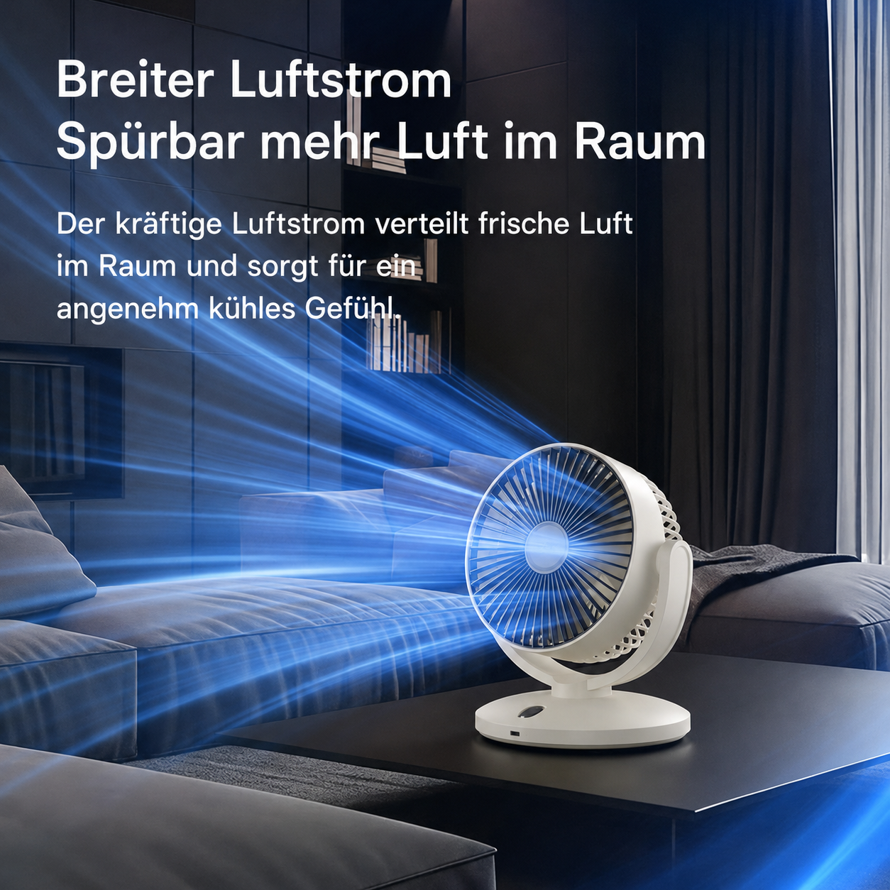 Ein weißer Ventilator auf einem Tisch in einem Wohnzimmer, der blaue Luftströme erzeugt.
