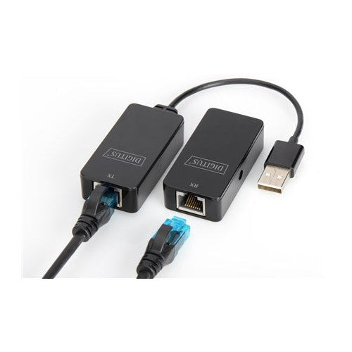 Ethernet kabloları ve USB konektörlü iki siyah Digitus adaptörü, TX ve RX.