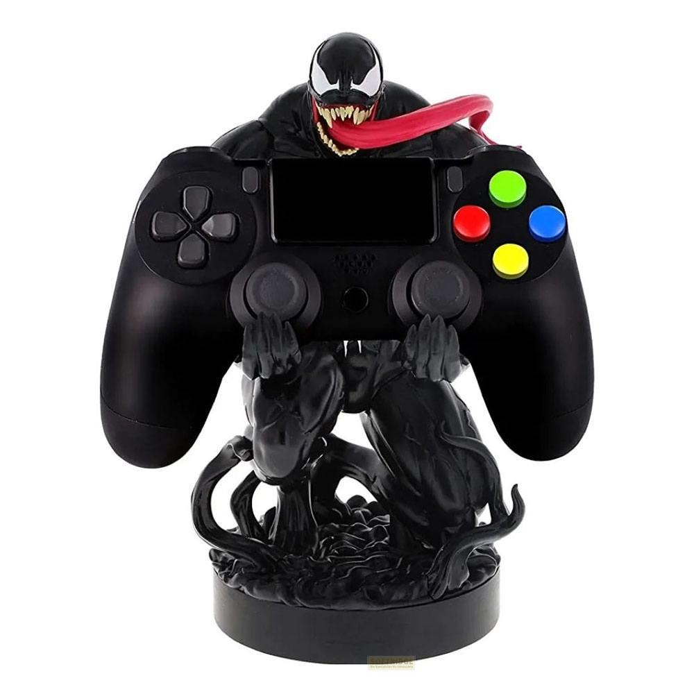 Venom tiene un controller nero con la lingua rossa fuori.