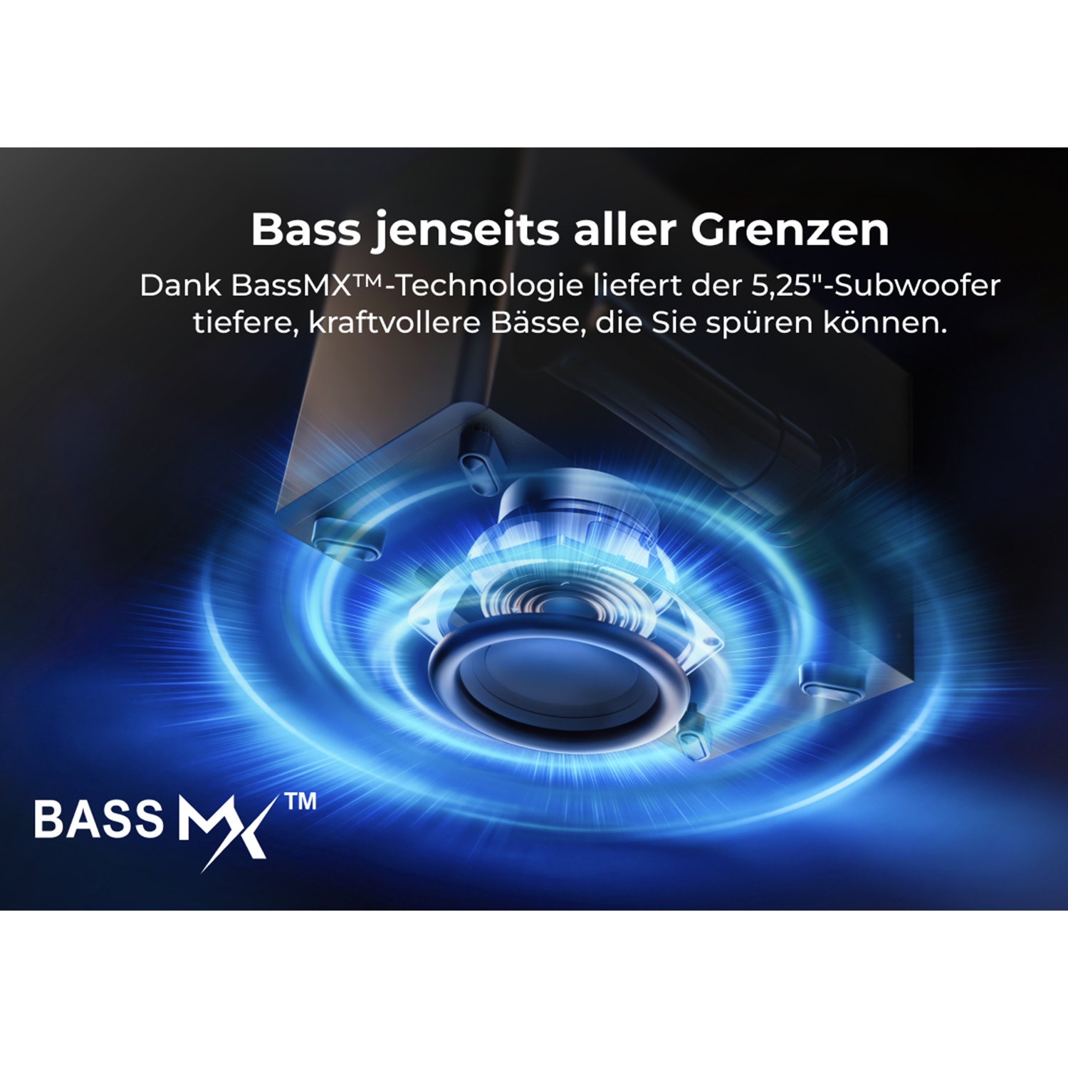 Nahaufnahme eines Subwoofer-Lautsprechers mit blauen Schallwellen, die nach außen strahlen.