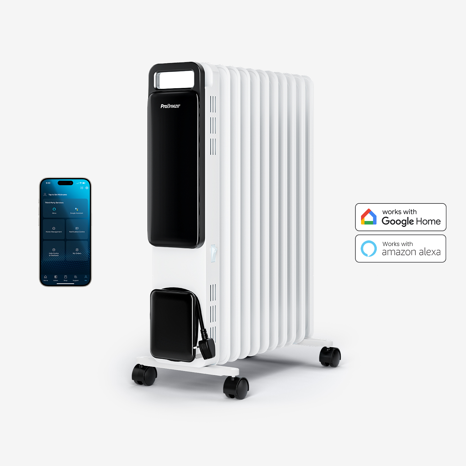Ein weißer Radiator mit schwarzem Bedienfeld, daneben ein Smartphone mit App.