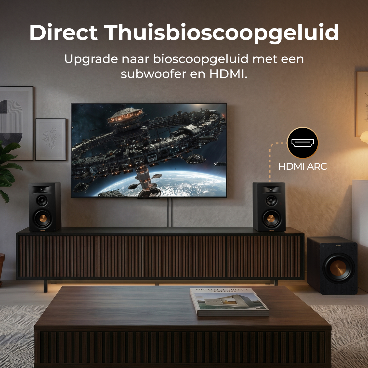 Een woonkamer met tv, luidsprekers en subwoofer. HDMI ARC.
