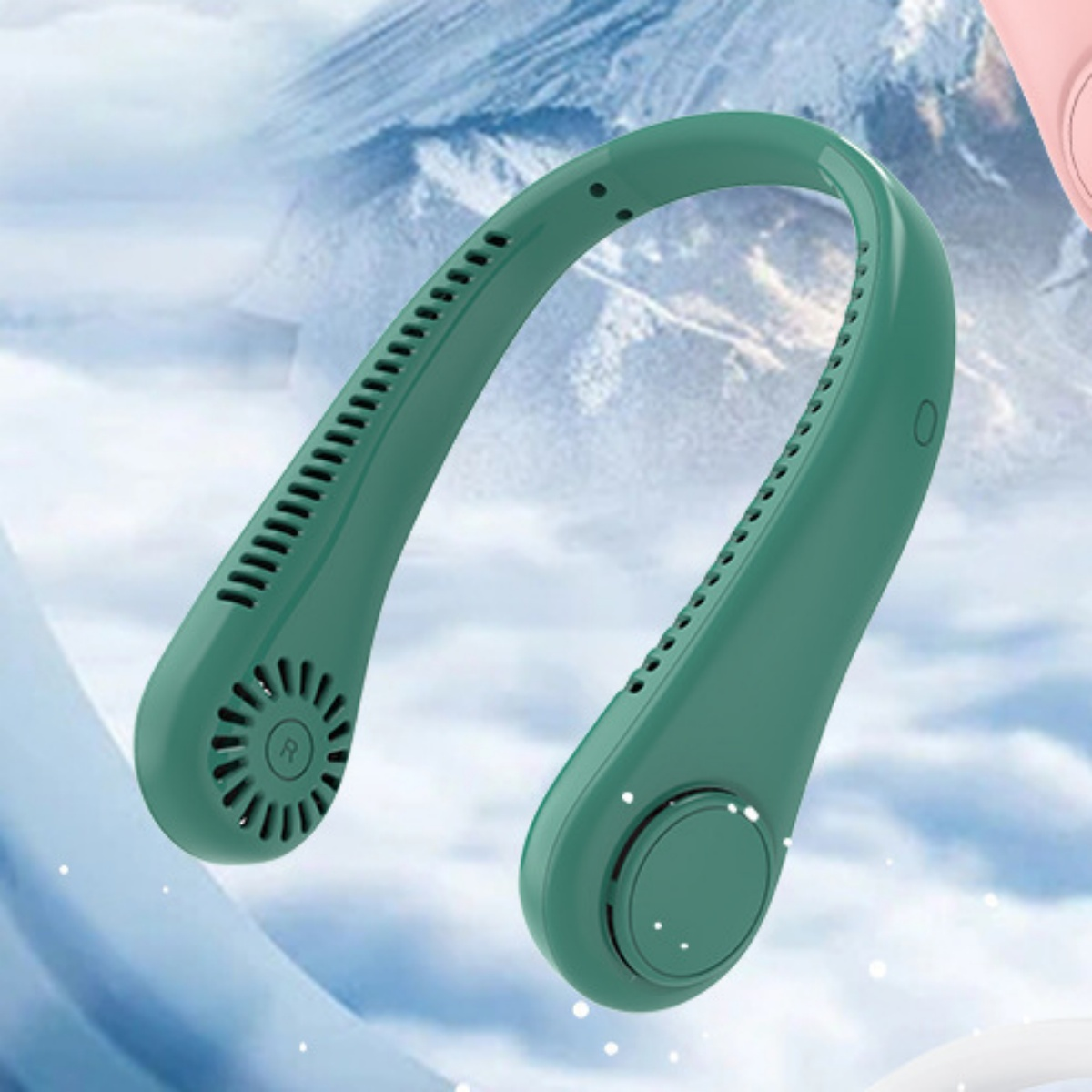 Ein grüner Nackenventilator auf eisigem Hintergrund.