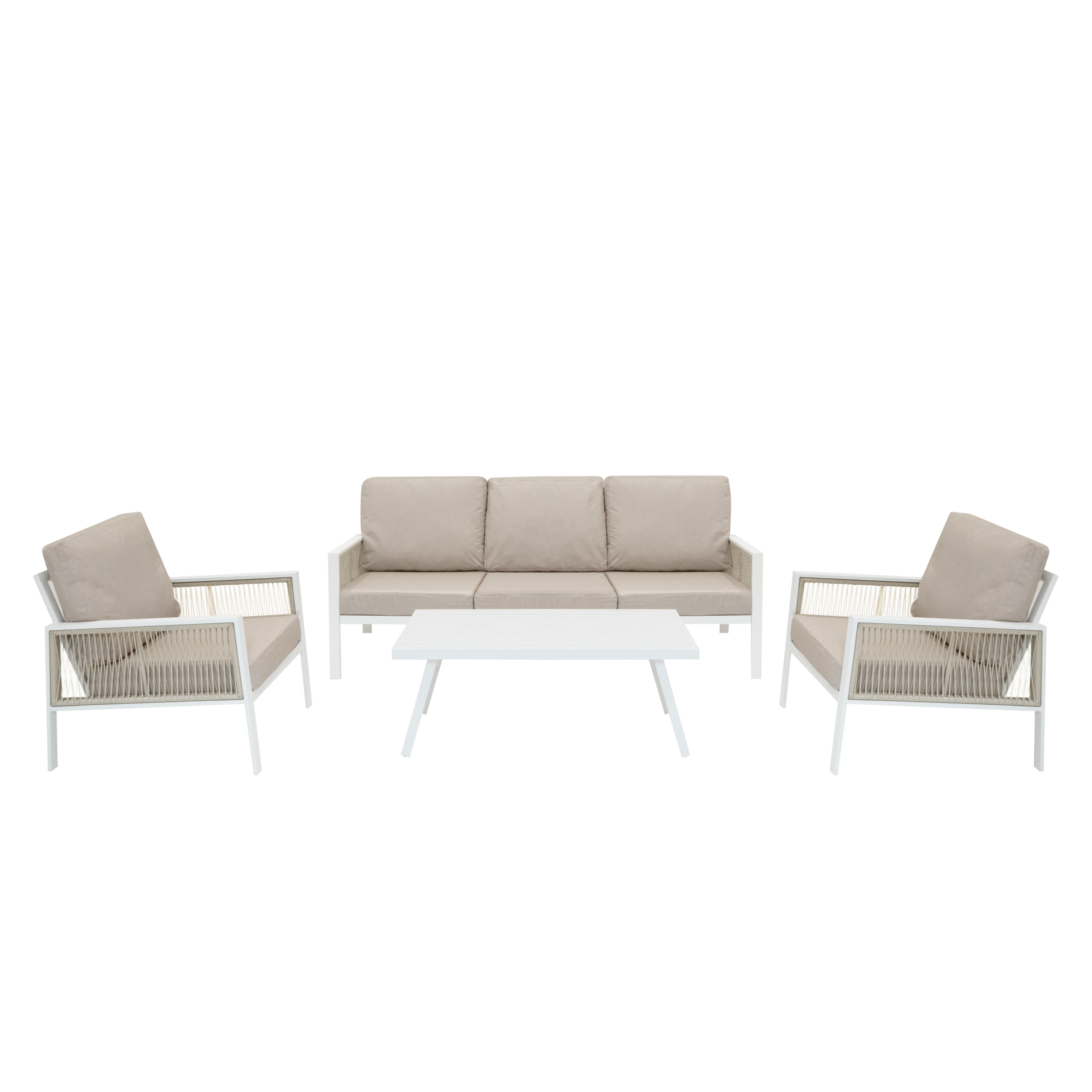 Un sofá de 3 plazas, dos sillones y una mesa de metal blanco con cojines beige.