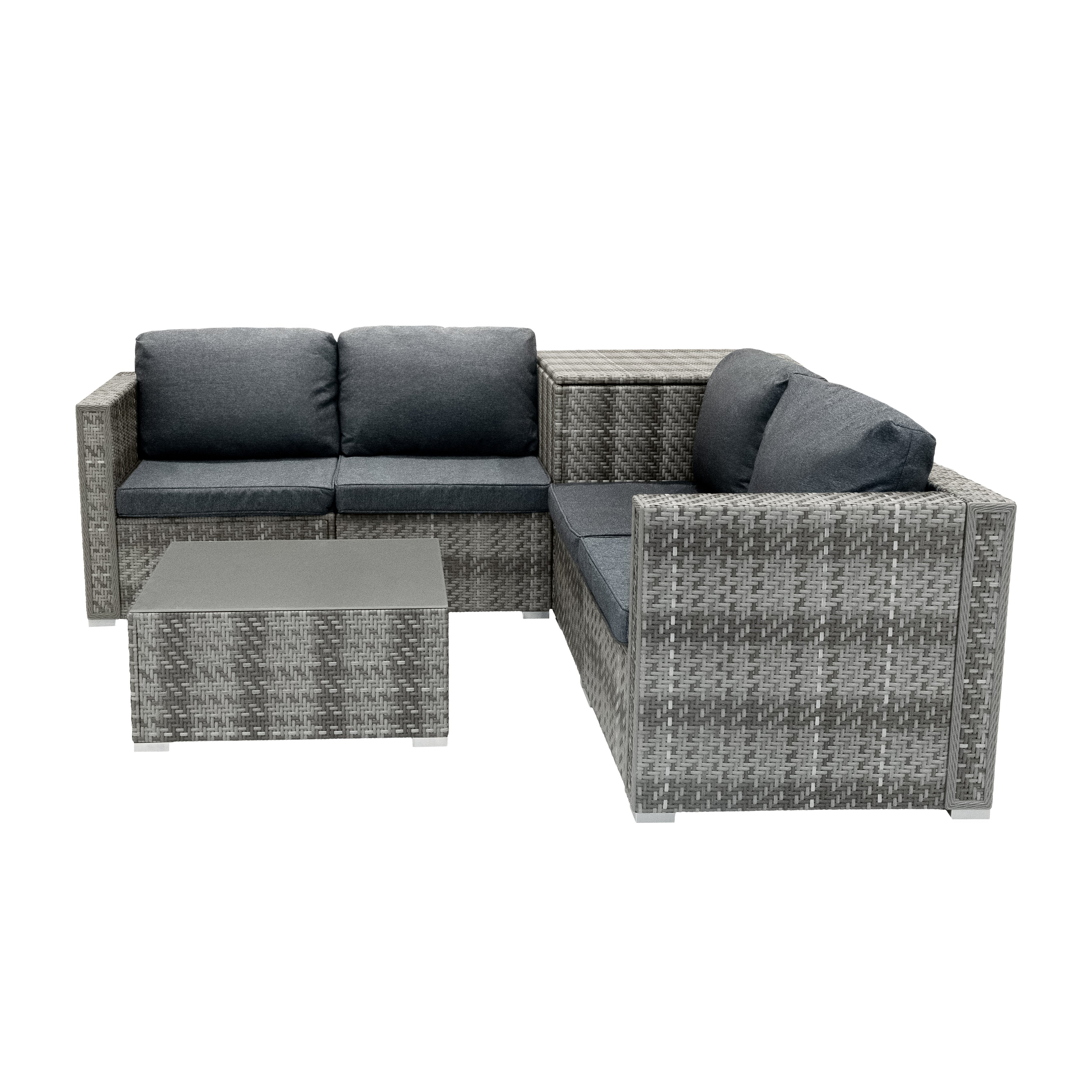 Sofá modular de ratán gris con mesa de centro a juego.