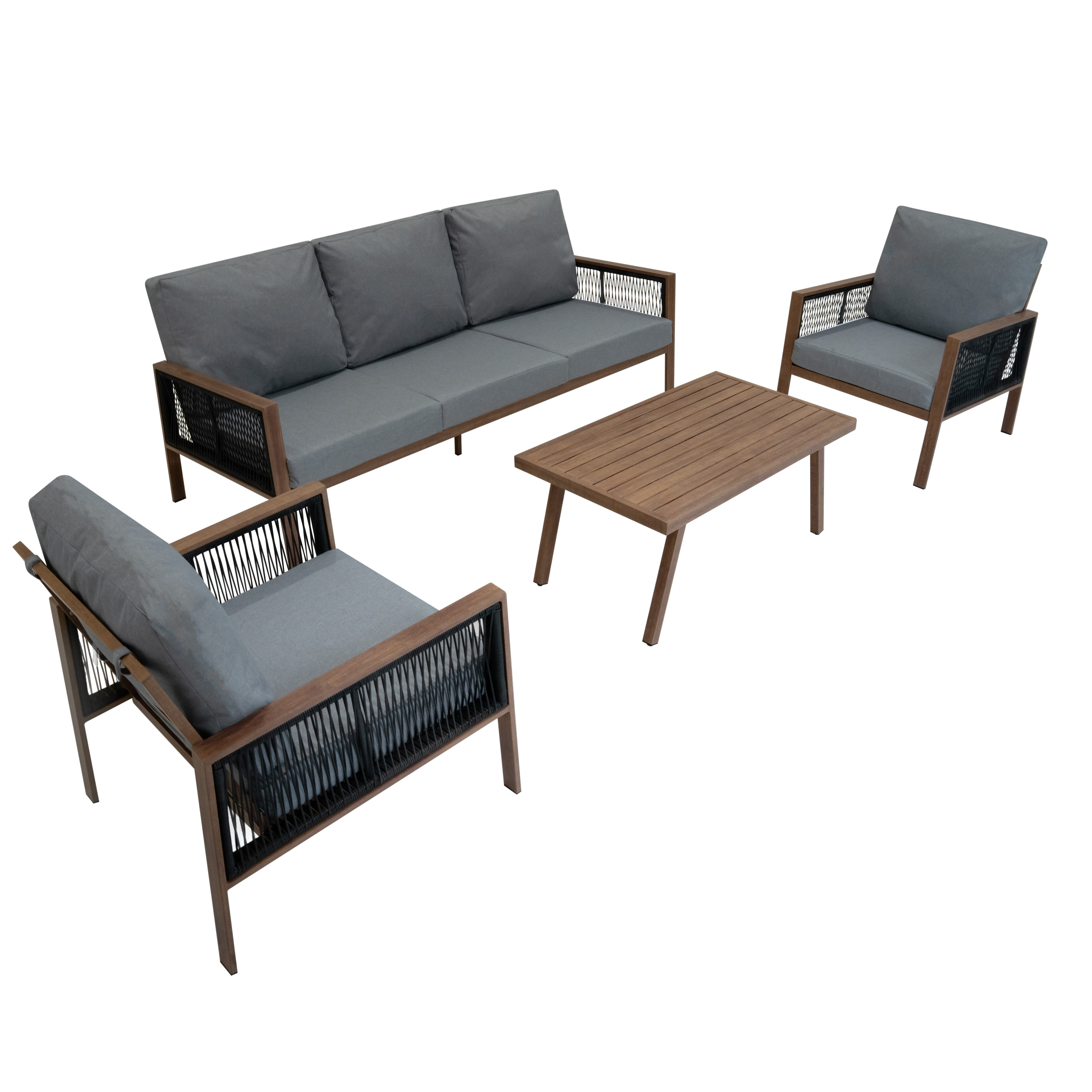 Sofá gris de 3 plazas, dos sillones y mesa de centro de madera sobre blanco.