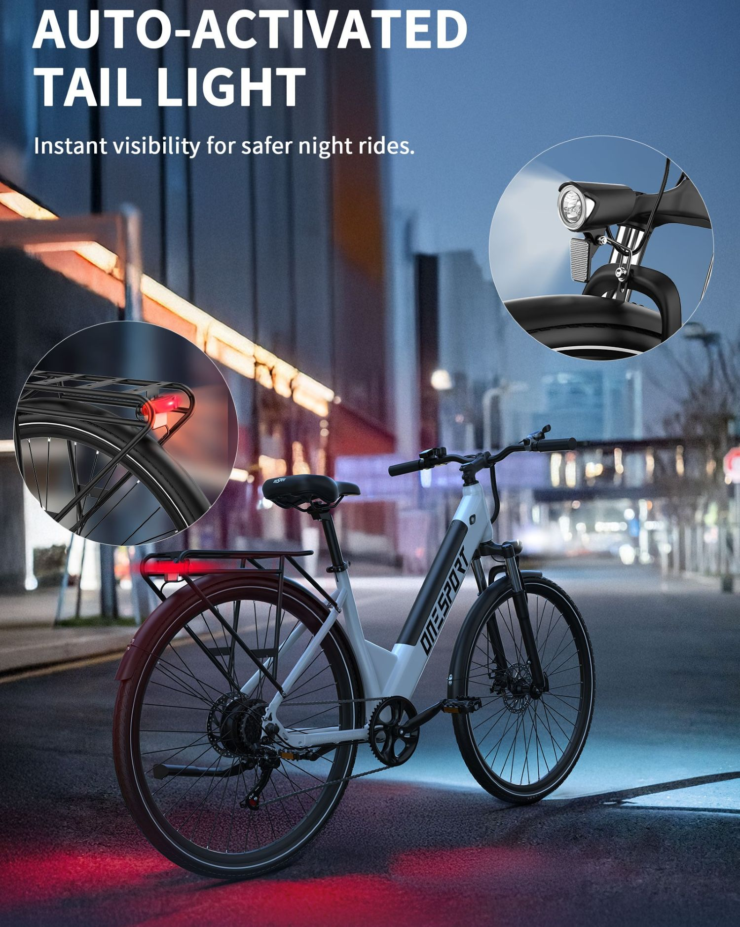 Una bicicleta eléctrica blanca con luz trasera y delantera iluminadas en una calle nocturna.