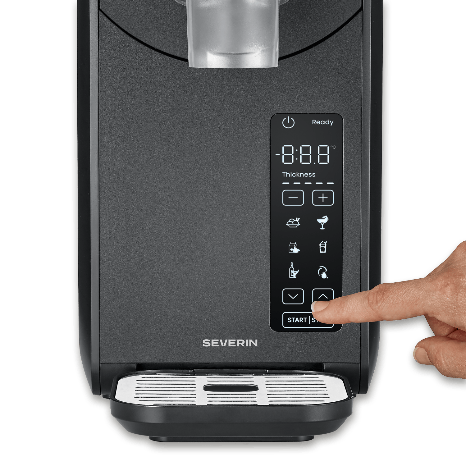 Eine Hand drückt auf die Auf-Taste eines schwarzen Geräts mit einem digitalen Display.