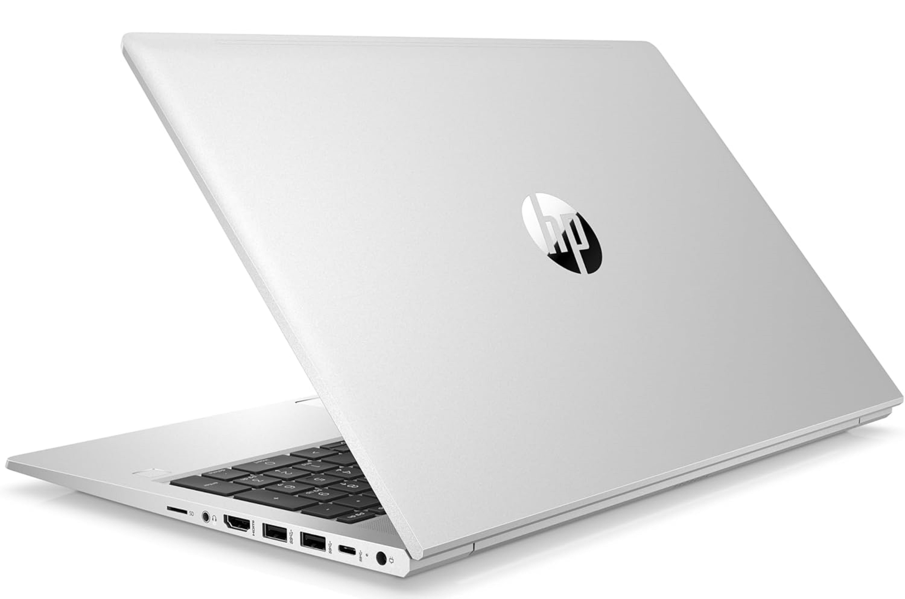 Ein silberner HP Laptop mit geöffnetem Deckel, Tastatur und Anschlüssen.