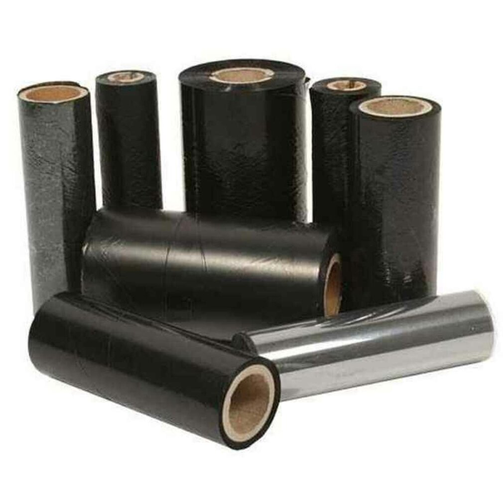 Vari rotoli di nastro a trasferimento termico nero e un rotolo di nastro argentato.