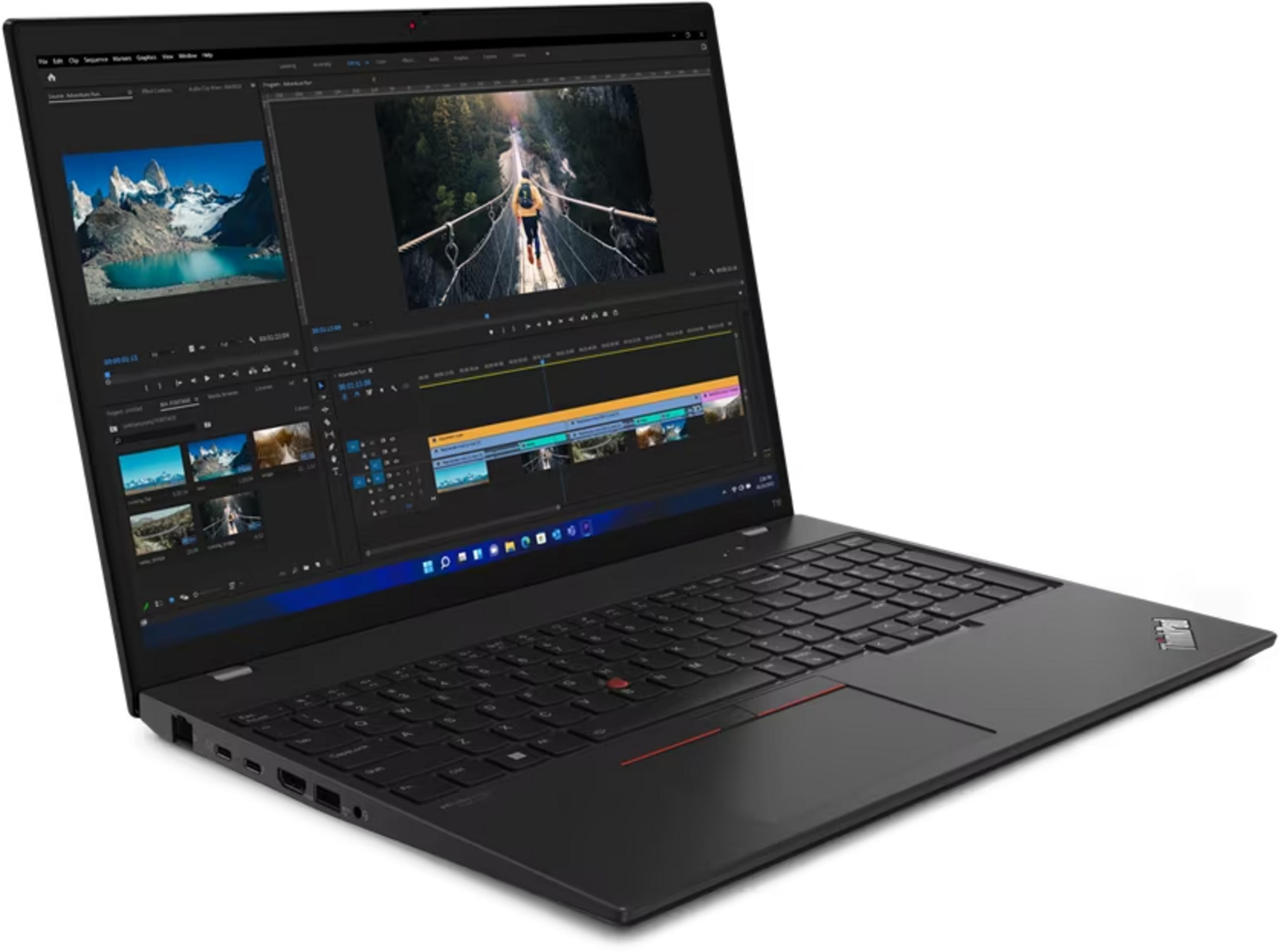 Schwarzer Laptop mit geöffnetem Bildschirm, der eine Videobearbeitungssoftware zeigt.