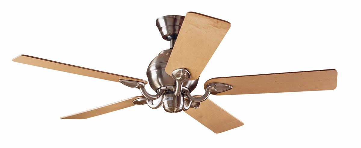 Ein Deckenventilator mit fünf Holzflügeln und einem Metallgehäuse.