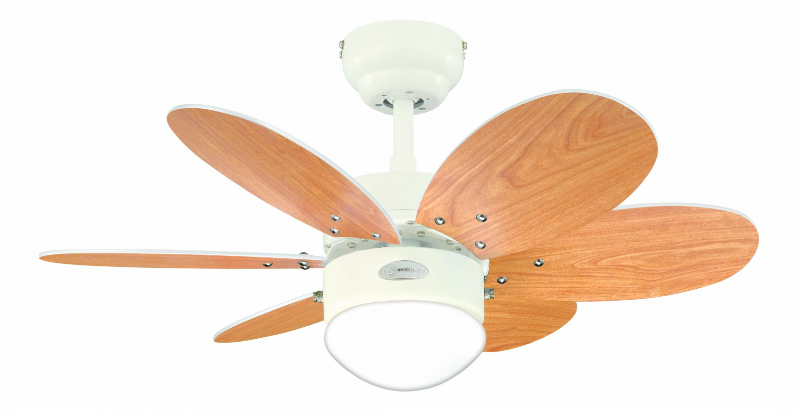 Ein weißer Deckenventilator mit fünf Holzflügeln und einer Lampe.