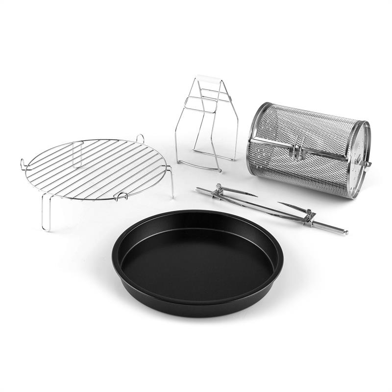 Ein runder Grillrost, ein rotierender Korb, ein Drehspieß und eine schwarze Pfanne.